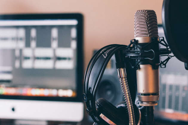 microphone headphone digital filters audio engineer DSP noise
